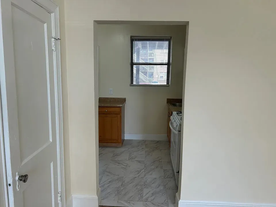 3 Bed 2 Bath Contemporary High-Rise Condo in Norfolk, VA - 5