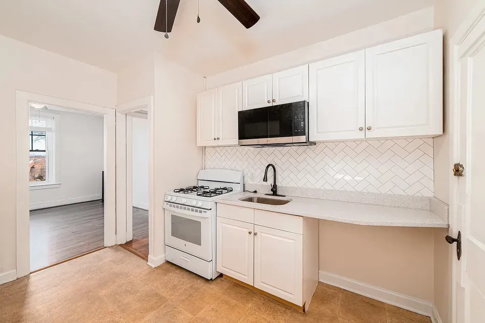 3 Bed 2 Bath Contemporary High-Rise Condo in Norfolk, VA - 5