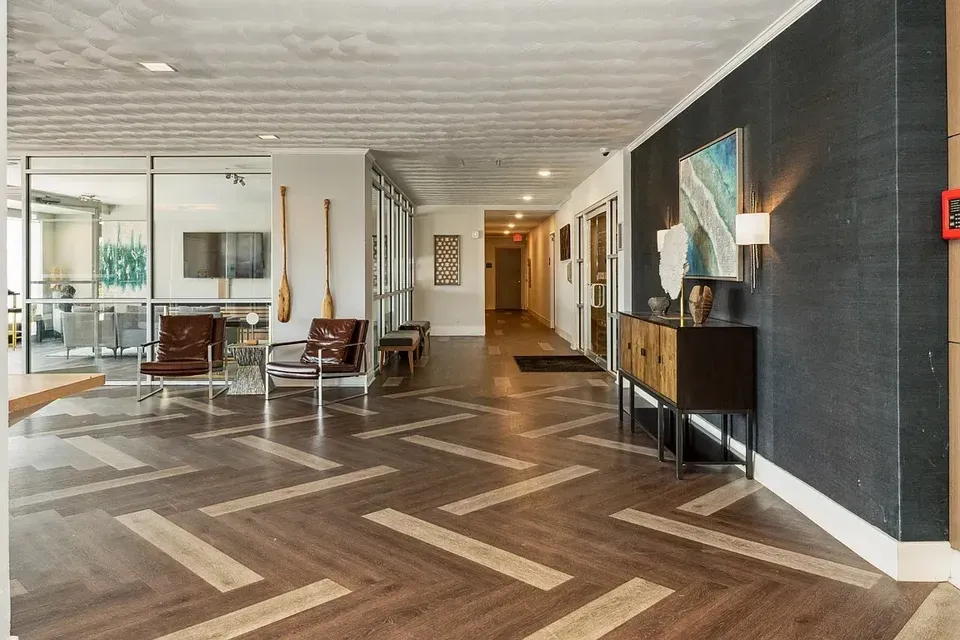 3 Bed 2 Bath Contemporary High-Rise Condo in Norfolk, VA - 3