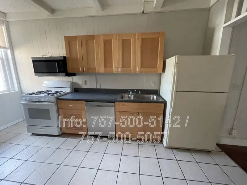 3 Bed 2 Bath Contemporary High-Rise Condo in Norfolk, VA - 4