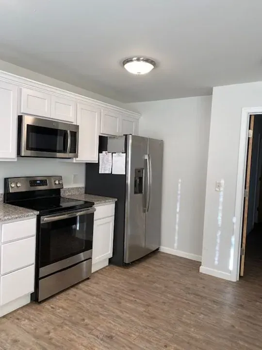 3 Bed 2 Bath Contemporary High-Rise Condo in Norfolk, VA - 2
