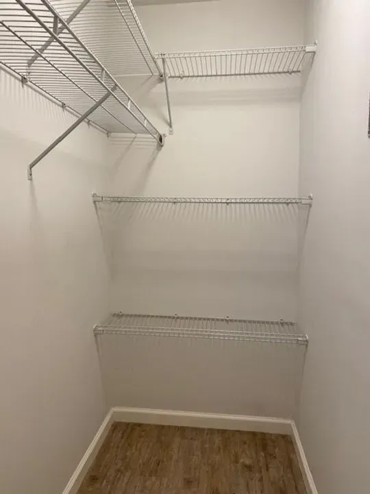 3 Bed 2 Bath Contemporary High-Rise Condo in Norfolk, VA - 4