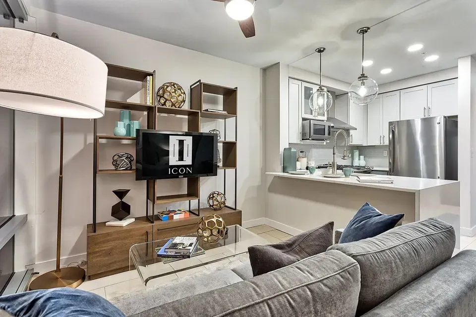 3 Bed 2 Bath Contemporary High-Rise Condo in Norfolk, VA - 1