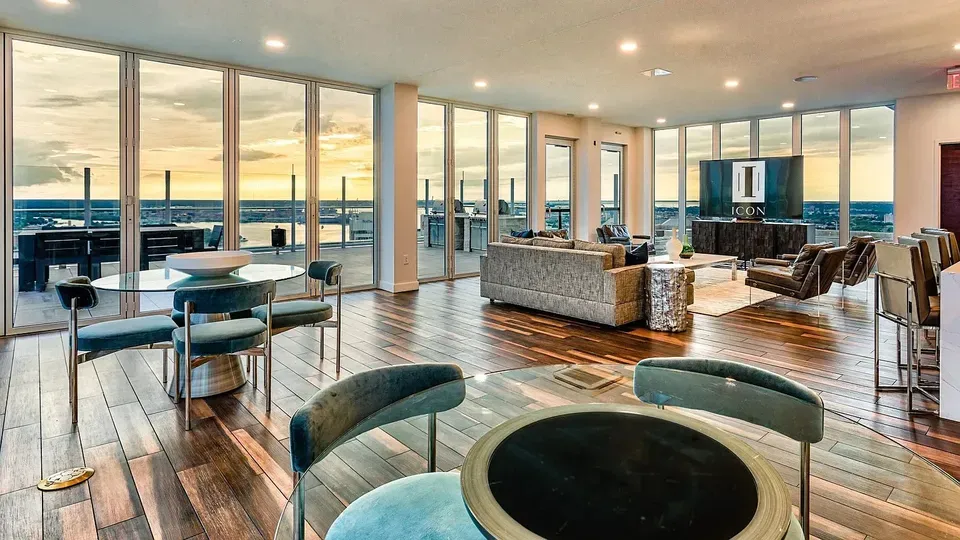 3 Bed 2 Bath Contemporary High-Rise Condo in Norfolk, VA - 3