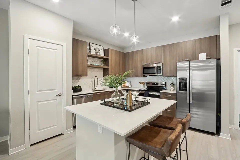 3 Bed 2 Bath Contemporary High-Rise Condo in Orlando, FL - 3