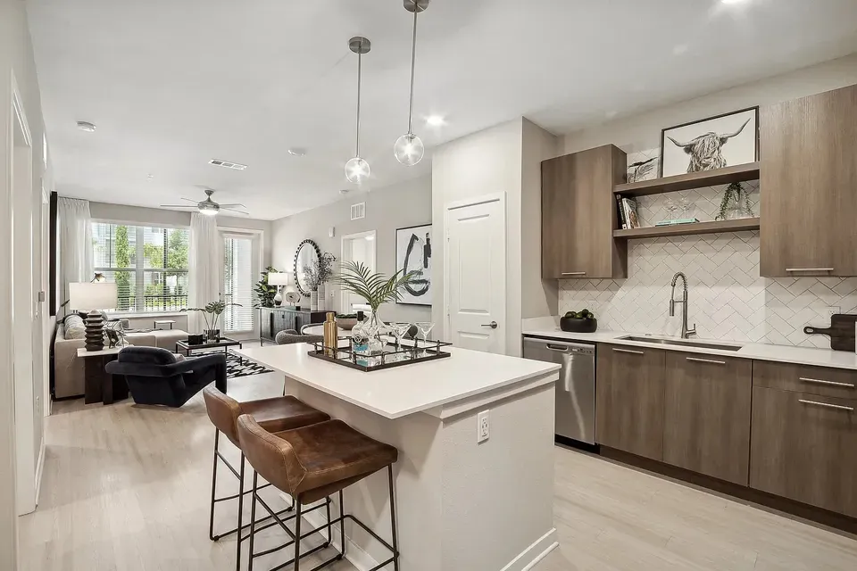 3 Bed 2 Bath Contemporary High-Rise Condo in Orlando, FL - 5