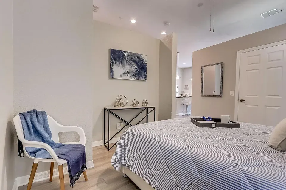 3 Bed 2 Bath Contemporary High-Rise Condo in Orlando, FL - 3
