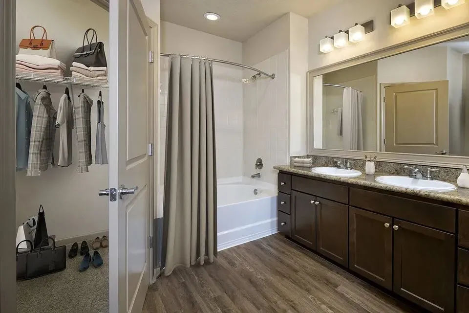 3 Bed 2 Bath Contemporary High-Rise Condo in Orlando, FL - 5