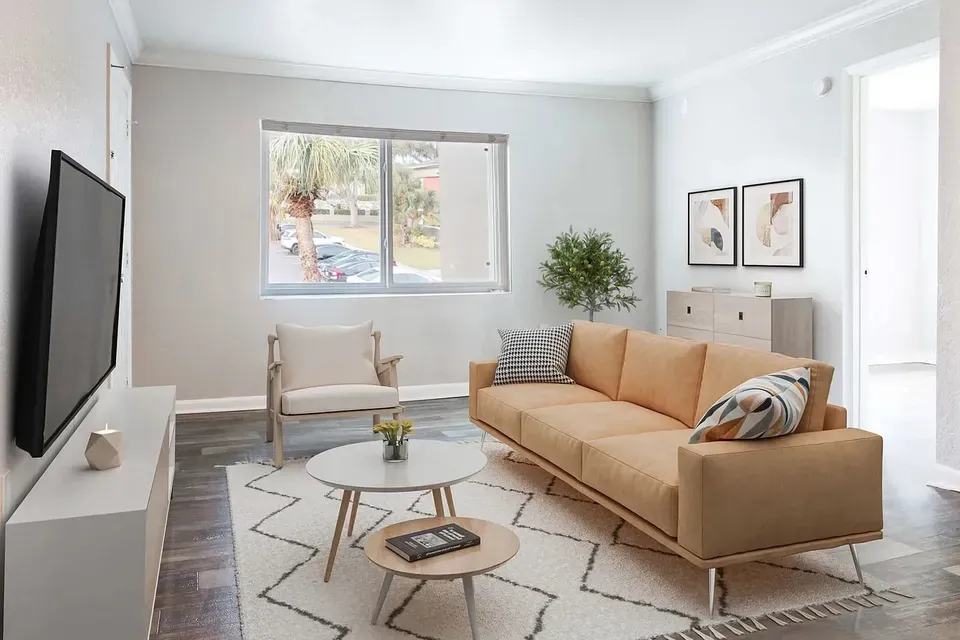 3 Bed 2 Bath Contemporary High-Rise Condo in Orlando, FL - 1
