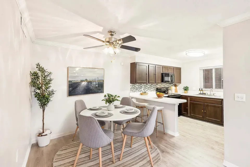 3 Bed 2 Bath Contemporary High-Rise Condo in Orlando, FL - 3