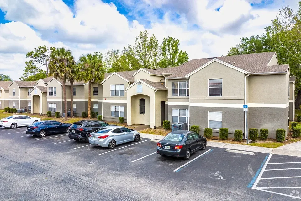 3 Bed 2 Bath Contemporary High-Rise Condo in Orlando, FL - 1