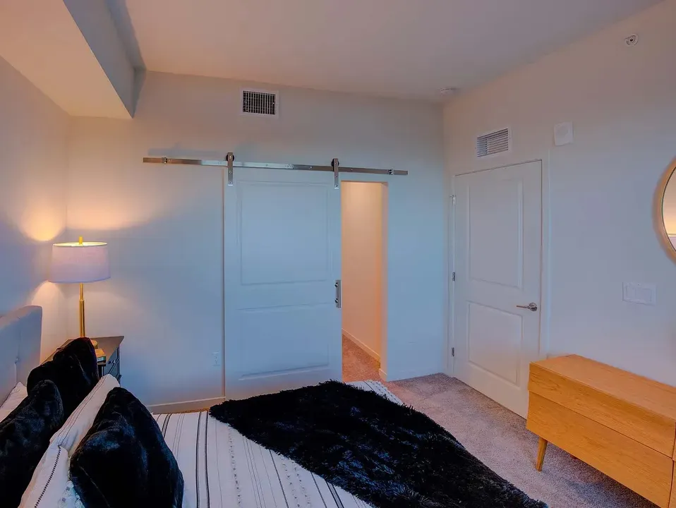3 Bed 2 Bath Contemporary High-Rise Condo in Orlando, FL - 5
