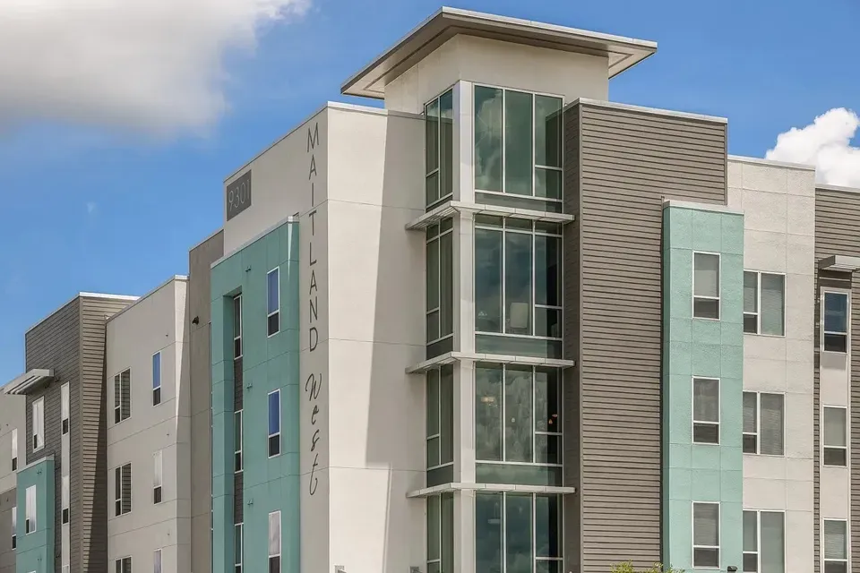 3 Bed 2 Bath Contemporary High-Rise Condo in Orlando, FL - 1