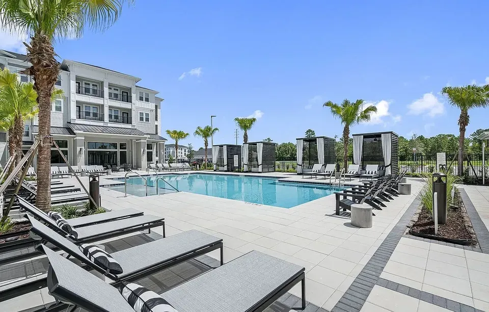 3 Bed 2 Bath Contemporary High-Rise Condo in Orlando, FL - 3