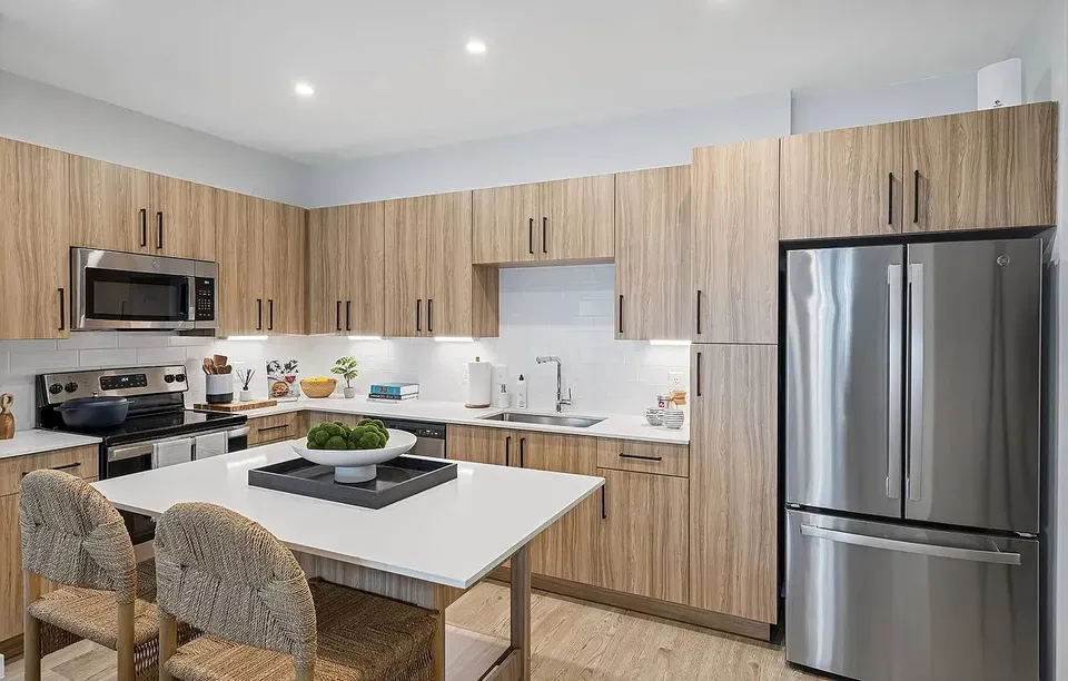 3 Bed 2 Bath Contemporary High-Rise Condo in Orlando, FL - 4