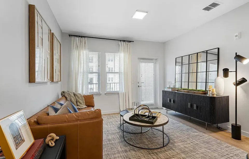 3 Bed 2 Bath Contemporary High-Rise Condo in Orlando, FL - 5