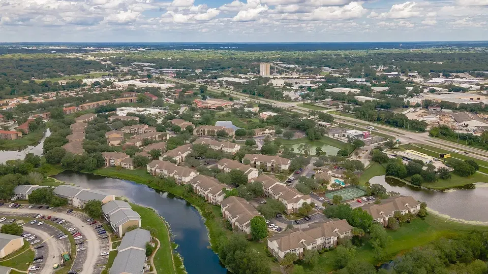 3 Bed 2 Bath Contemporary High-Rise Condo in Orlando, FL - 2
