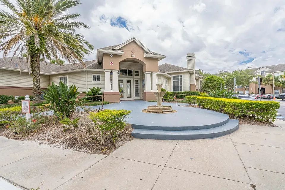 3 Bed 2 Bath Contemporary High-Rise Condo in Orlando, FL - 3