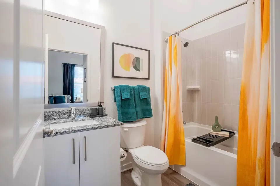 3 Bed 2 Bath Contemporary High-Rise Condo in Orlando, FL - 4