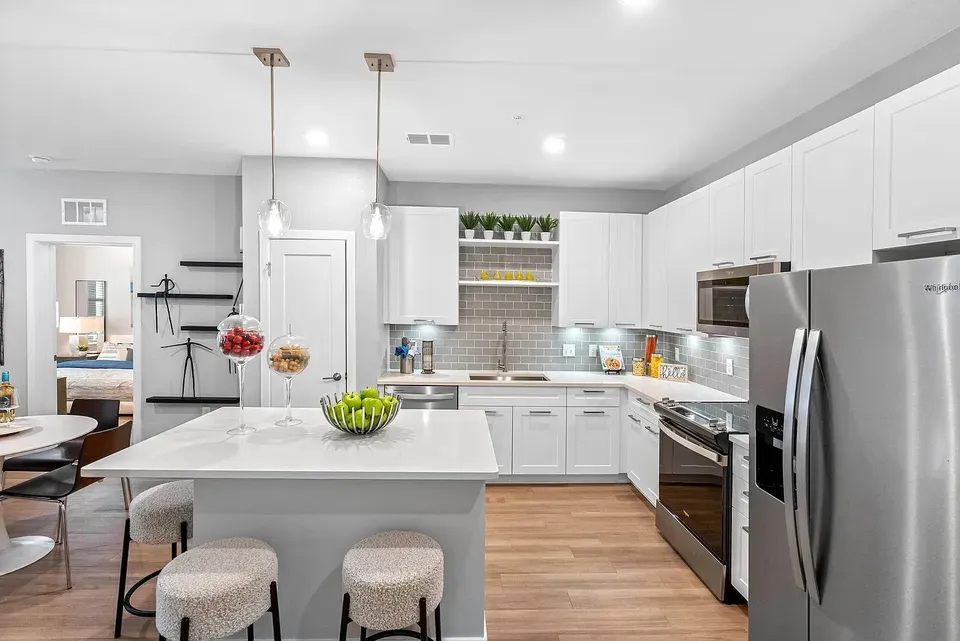 3 Bed 2 Bath Contemporary High-Rise Condo in Orlando, FL - 1