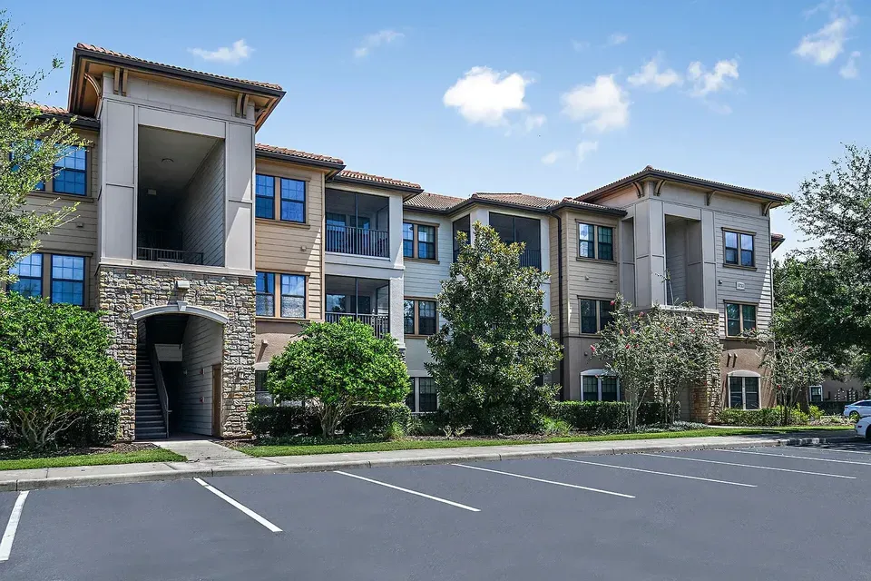 3 Bed 2 Bath Contemporary High-Rise Condo in Orlando, FL - 4