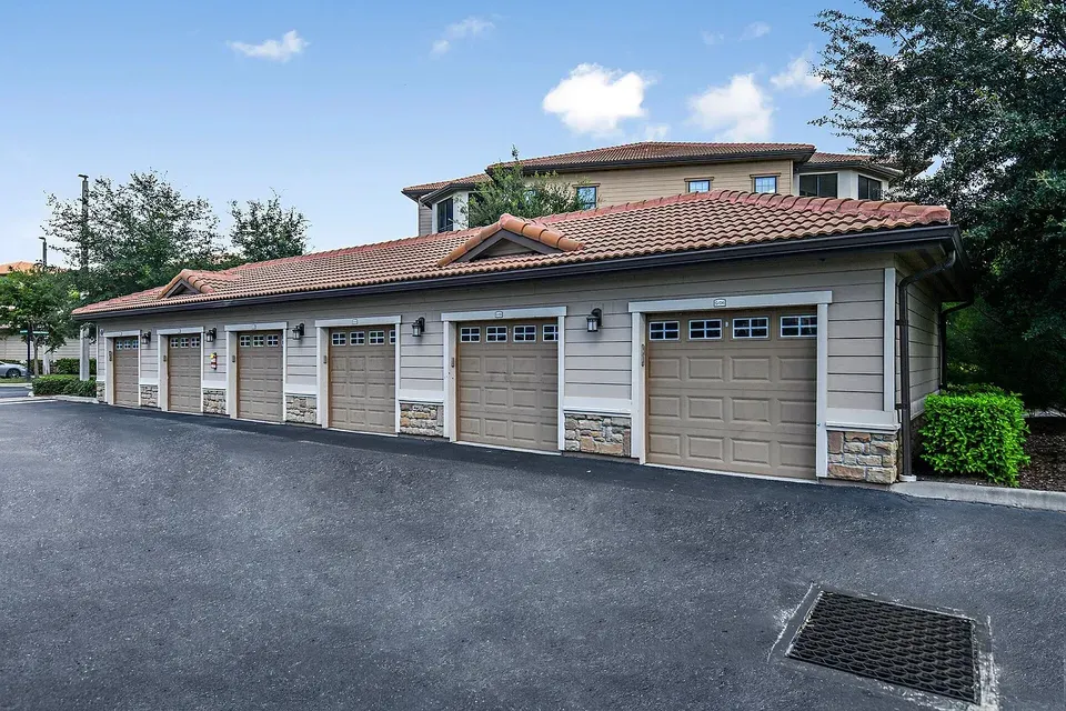 3 Bed 2 Bath Contemporary High-Rise Condo in Orlando, FL - 5