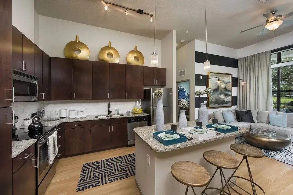 3 Bed 2 Bath Contemporary High-Rise Condo in Orlando, FL - 2