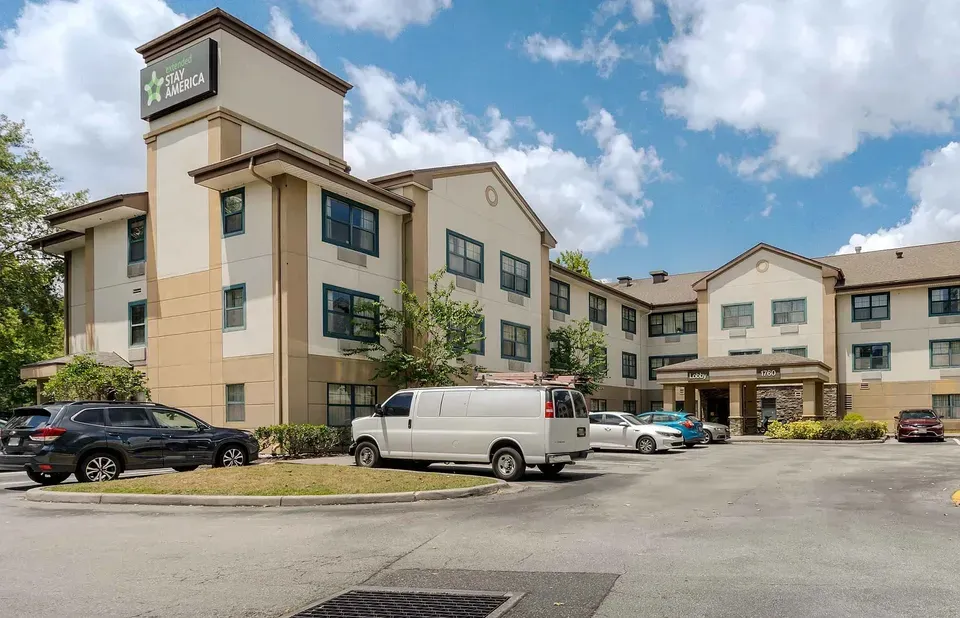 3 Bed 2 Bath Contemporary High-Rise Condo in Orlando, FL - 3