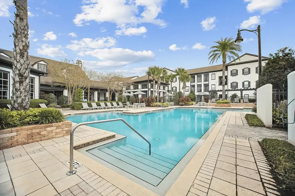 3 Bed 2 Bath Contemporary High-Rise Condo in Orlando, FL - 1