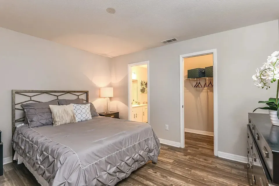 3 Bed 2 Bath Contemporary High-Rise Condo in Orlando, FL - 1