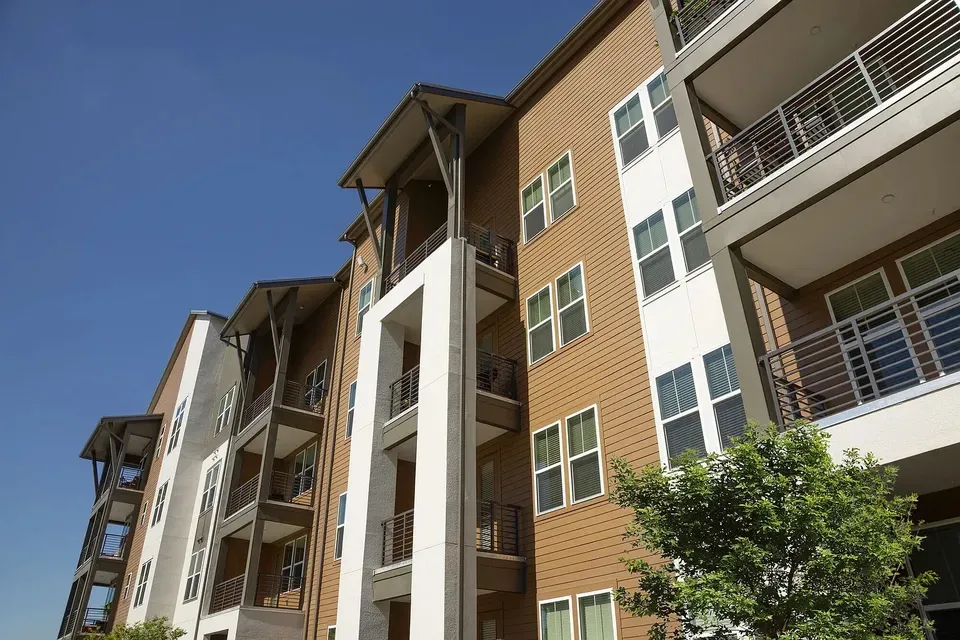 3 Bed 2 Bath Contemporary High-Rise Condo in Orlando, FL - 2