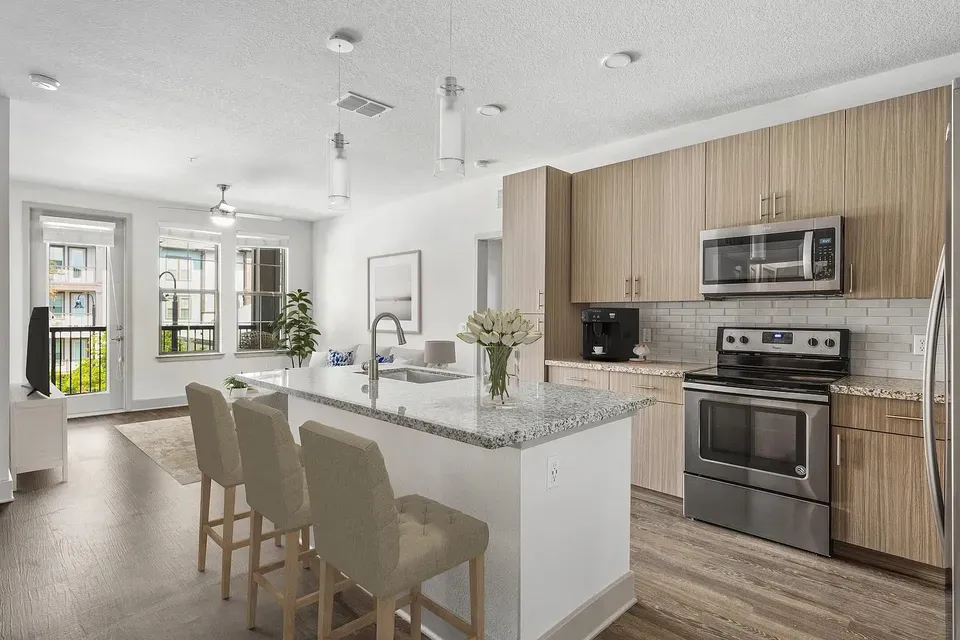 3 Bed 2 Bath Contemporary High-Rise Condo in Orlando, FL - 1