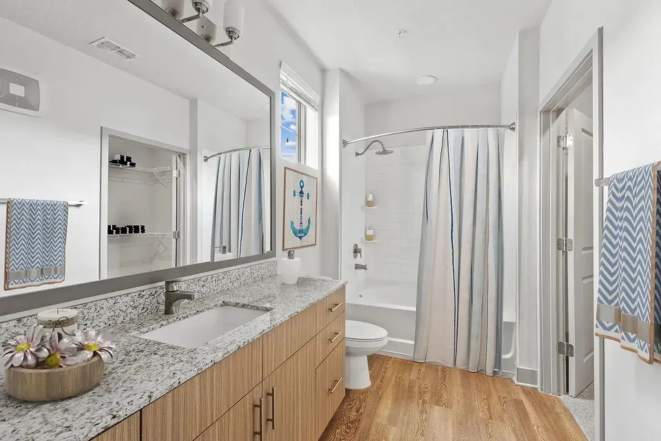 3 Bed 2 Bath Contemporary High-Rise Condo in Orlando, FL - 5