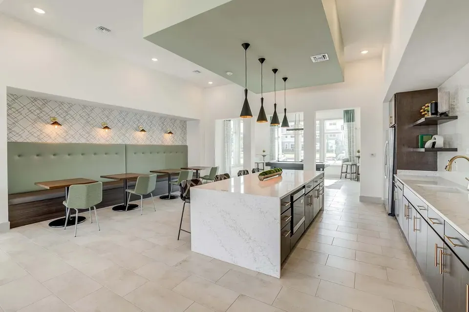 3 Bed 2 Bath Contemporary High-Rise Condo in Orlando, FL