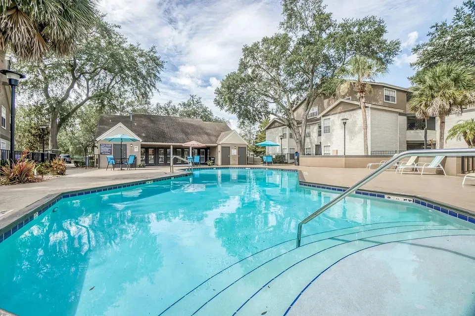 3 Bed 2 Bath Contemporary High-Rise Condo in Orlando, FL - 1