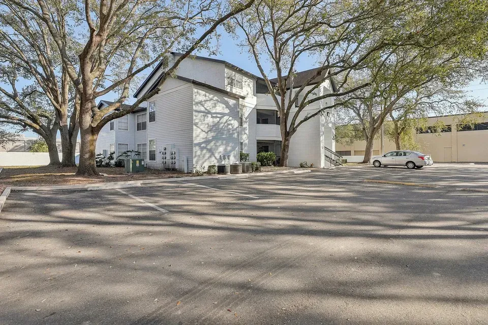 3 Bed 2 Bath Contemporary High-Rise Condo in Orlando, FL - 5