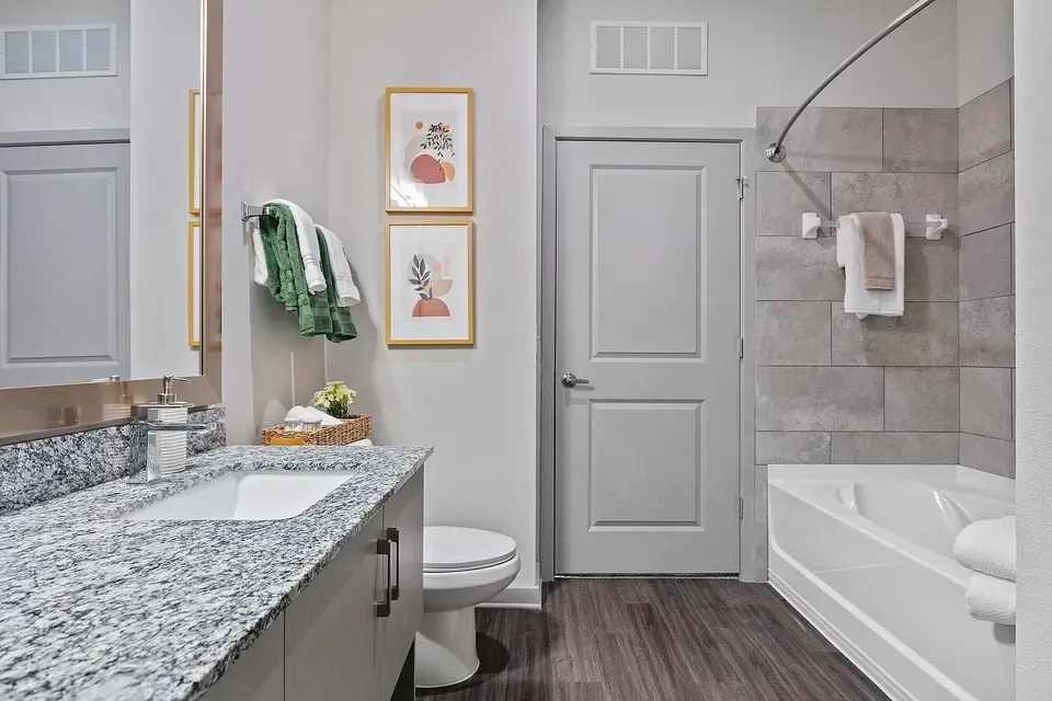 3 Bed 2 Bath Contemporary High-Rise Condo in Orlando, FL - 4