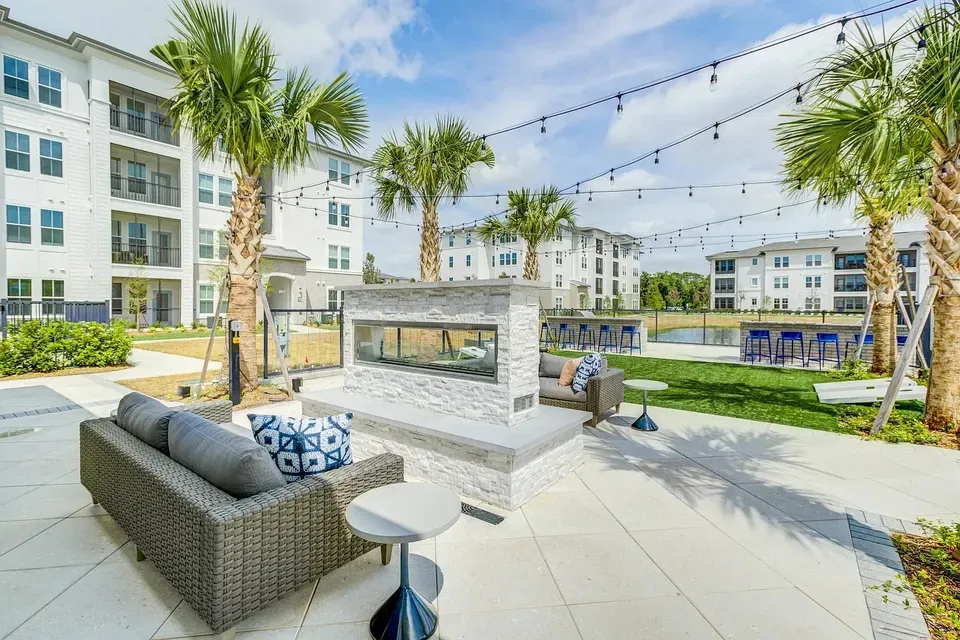 3 Bed 2 Bath Contemporary High-Rise Condo in Orlando, FL - 4