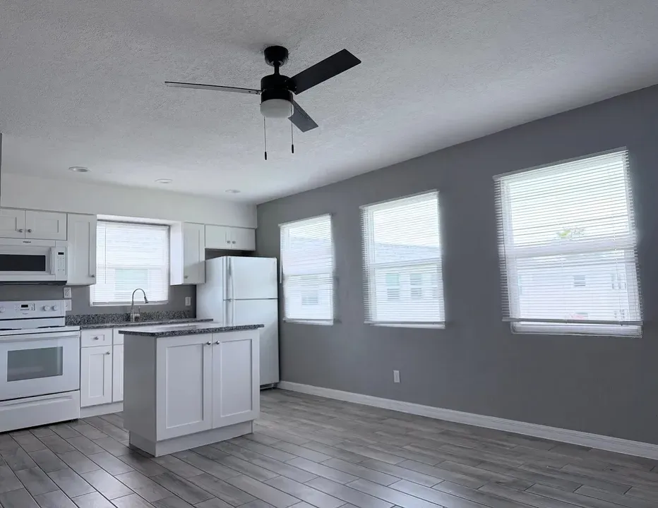 3 Bed 2 Bath Contemporary High-Rise Condo in Orlando, FL - 2