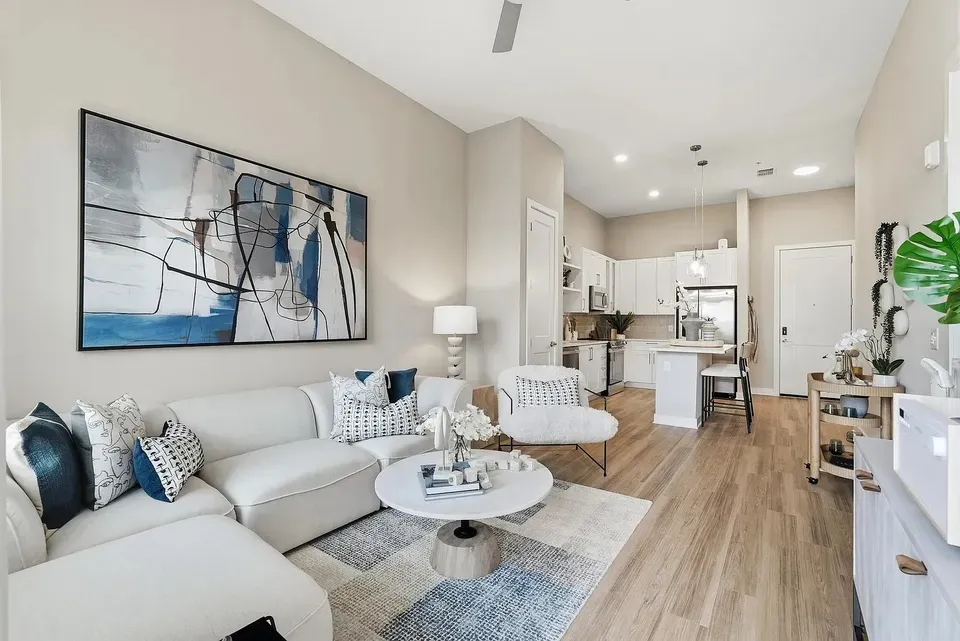 3 Bed 2 Bath Contemporary High-Rise Condo in Orlando, FL - 3