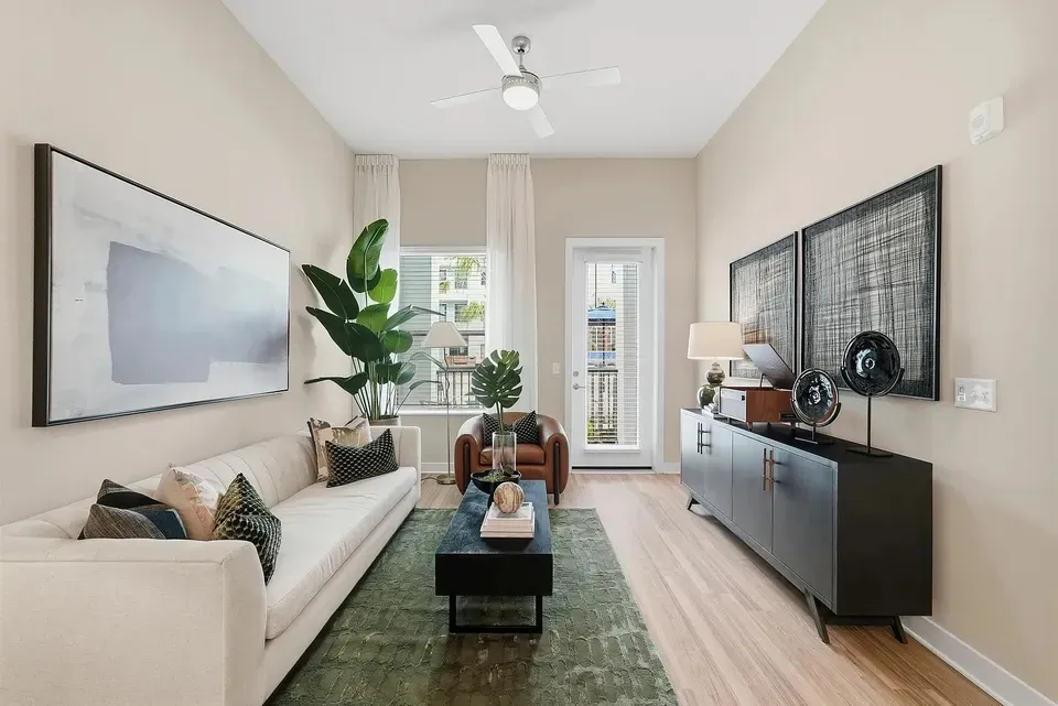 3 Bed 2 Bath Contemporary High-Rise Condo in Orlando, FL - 4