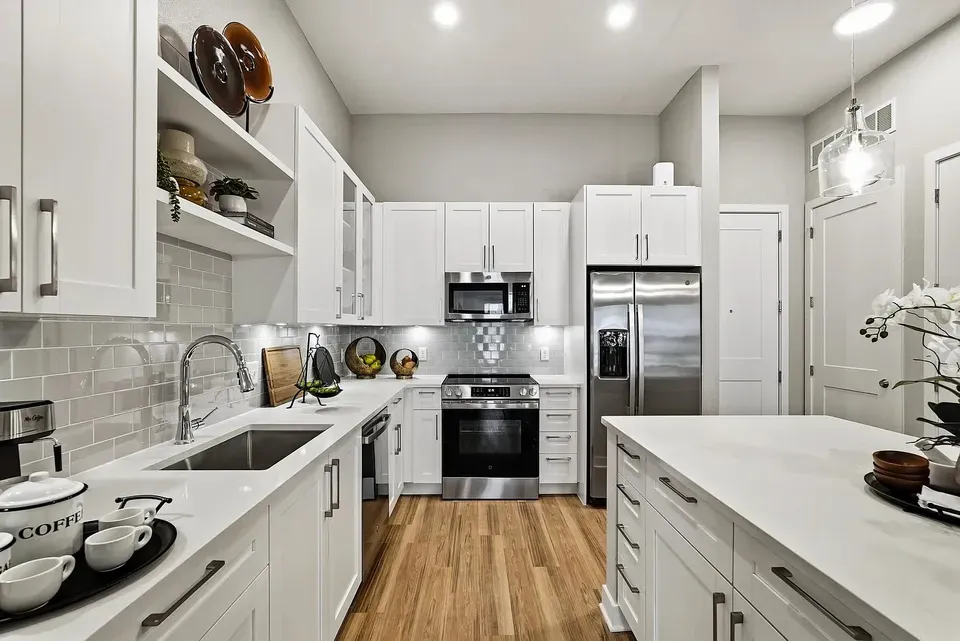 3 Bed 2 Bath Contemporary High-Rise Condo in Orlando, FL - 5