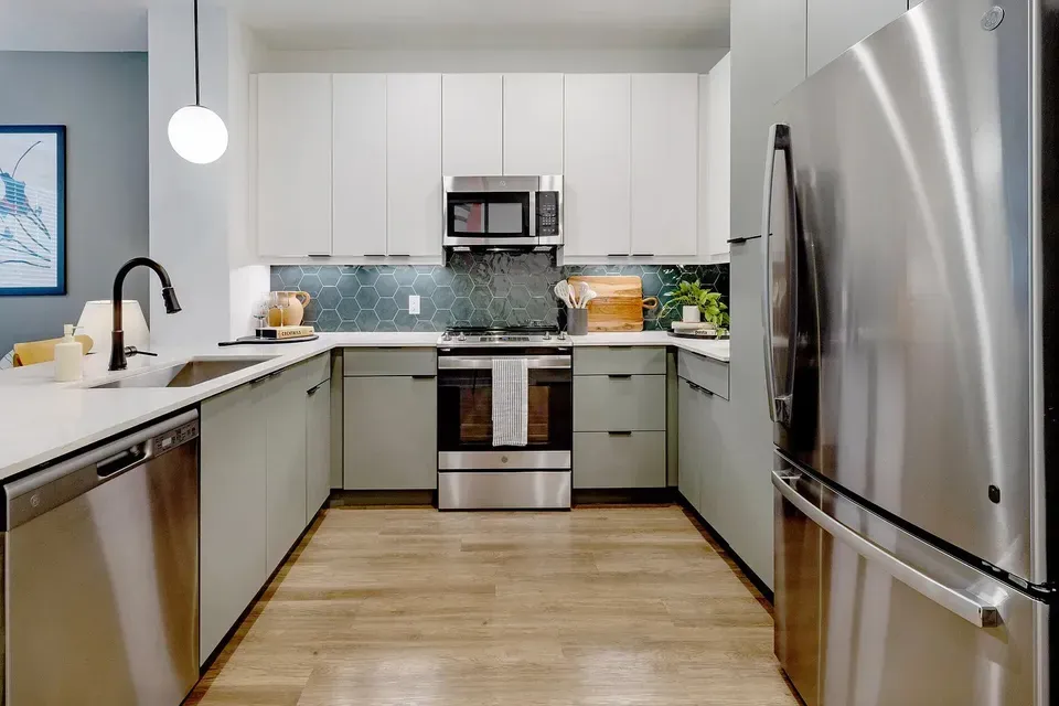 3 Bed 2 Bath Contemporary High-Rise Condo in Orlando, FL - 2