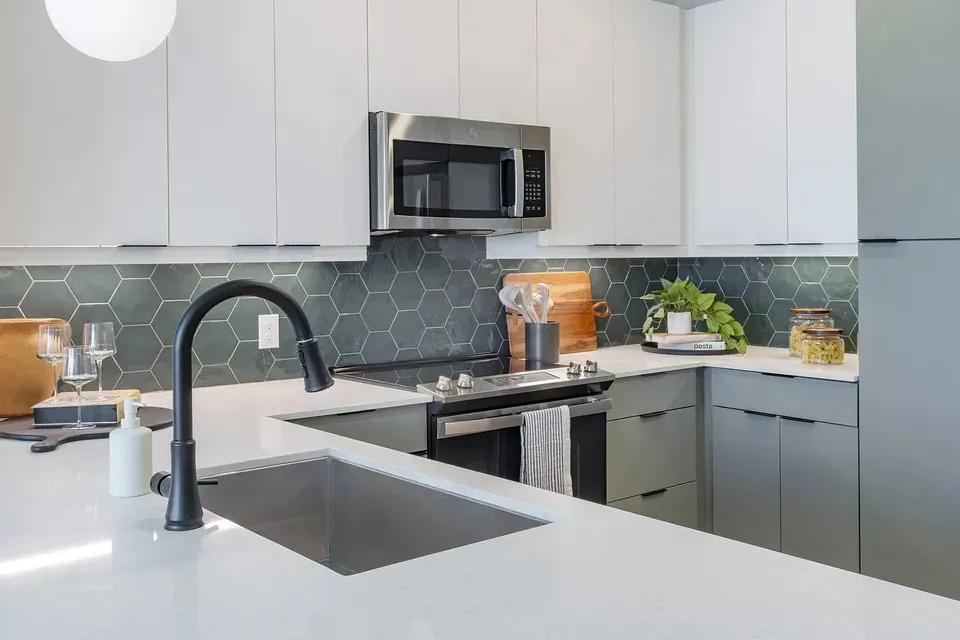 3 Bed 2 Bath Contemporary High-Rise Condo in Orlando, FL - 4