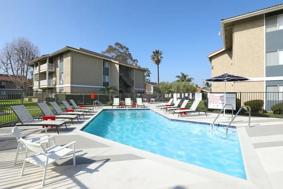 3 Bed 2 Bath Contemporary High-Rise Condo in Oxnard, CA - 1