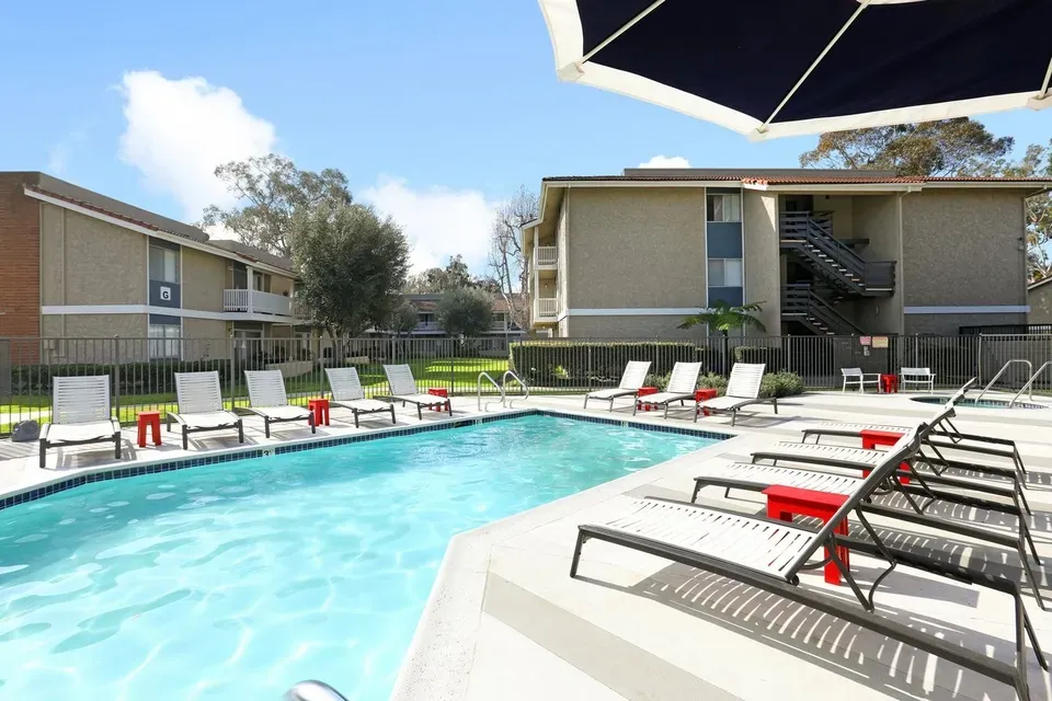 3 Bed 2 Bath Contemporary High-Rise Condo in Oxnard, CA - 2