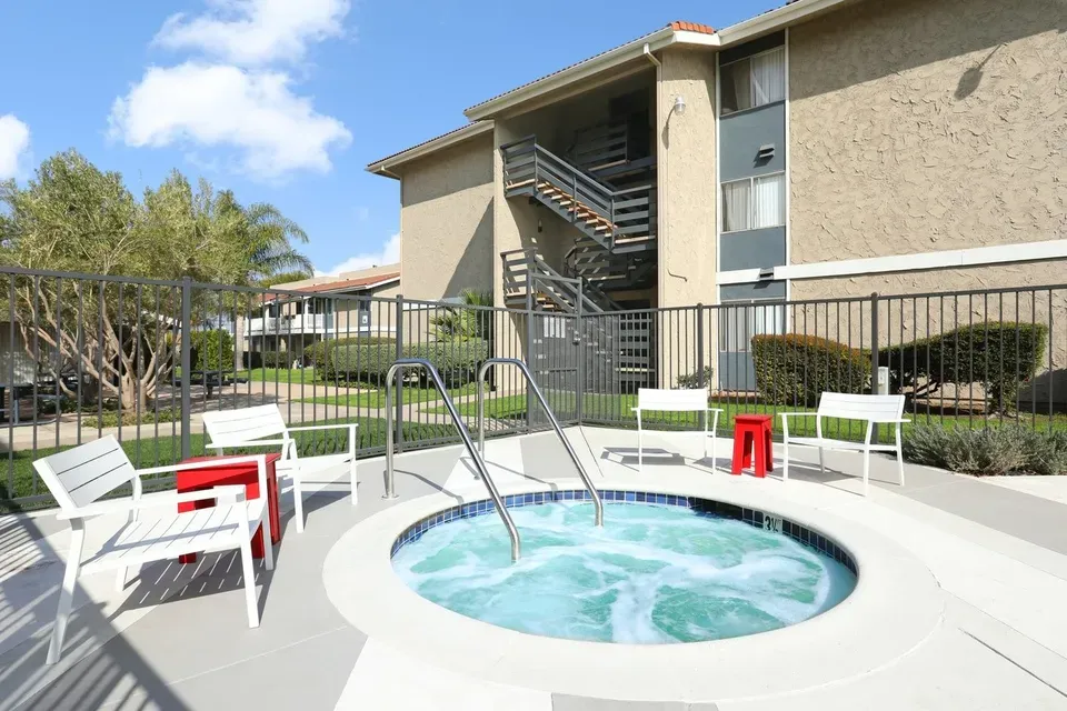 3 Bed 2 Bath Contemporary High-Rise Condo in Oxnard, CA - 5