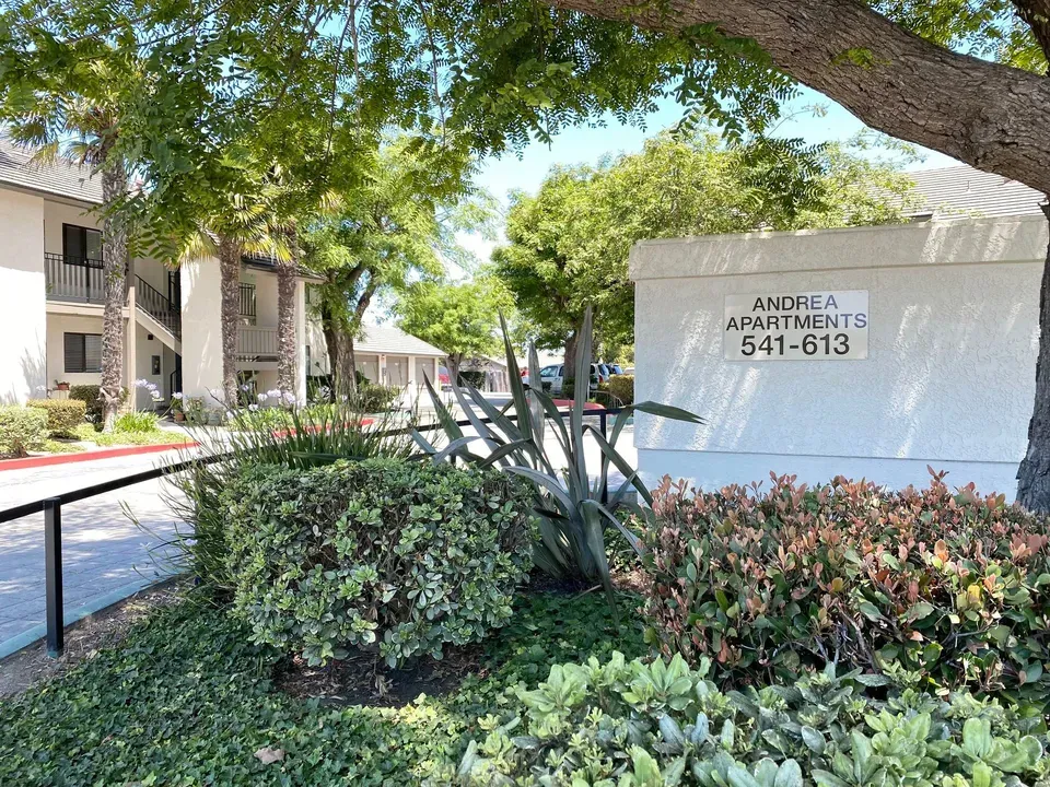 3 Bed 2 Bath Contemporary High-Rise Condo in Oxnard, CA