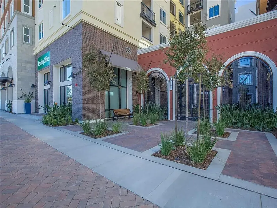 3 Bed 2 Bath Contemporary High-Rise Condo in Oxnard, CA - 5