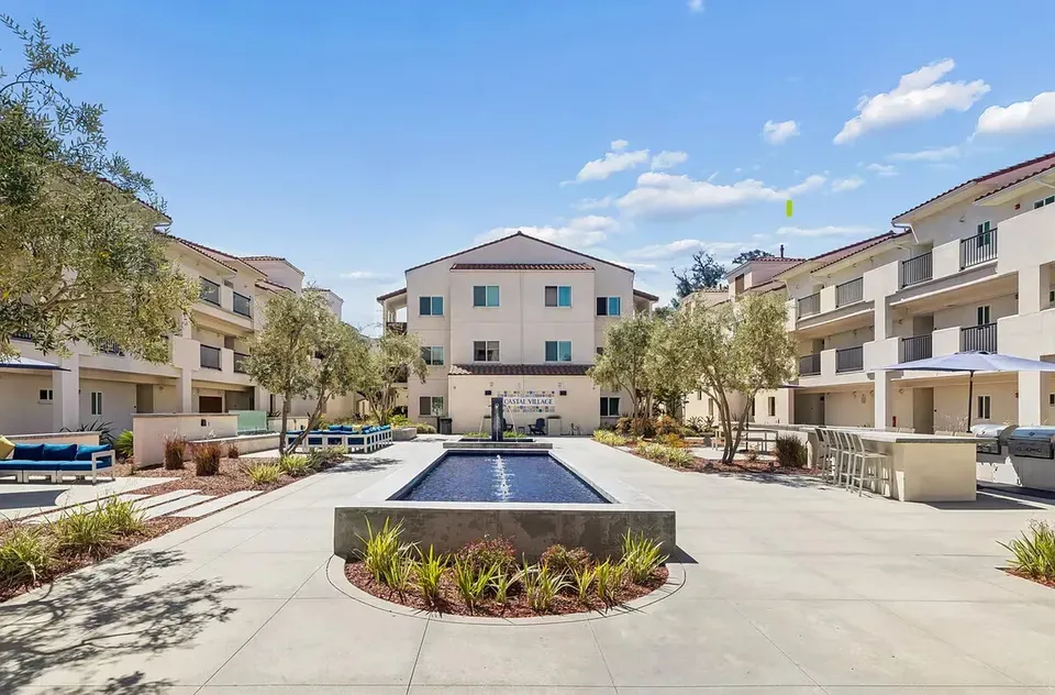 3 Bed 2 Bath Contemporary High-Rise Condo in Oxnard, CA - 3